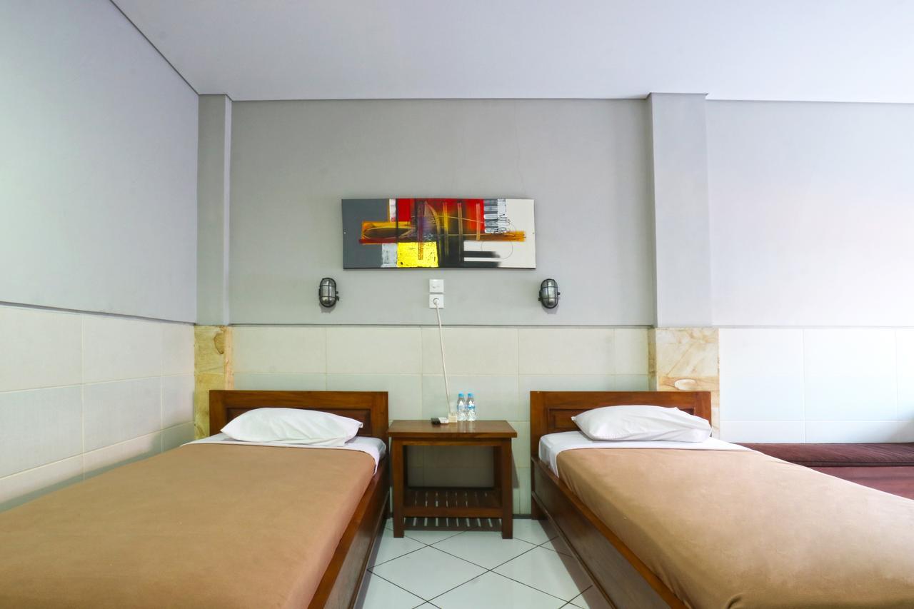 Kedin'S Inn Семиняк Екстериор снимка